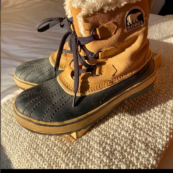 Sorel Women’s Size 8 Waterproof Winter Boot - Picture 3 of 4